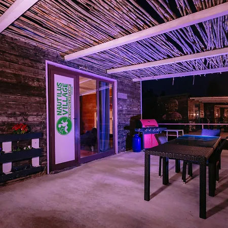 Nautilus Village 홀리데이파크 *