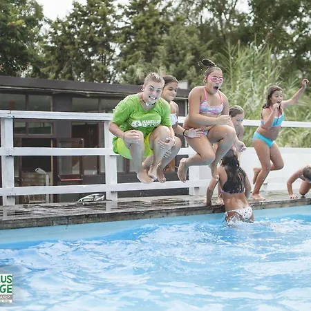 Nautilus Village 홀리데이파크 *